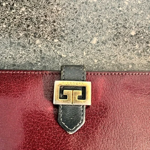 Vintage women’s Givenchy burgundy wallet - Picture 2 of 6